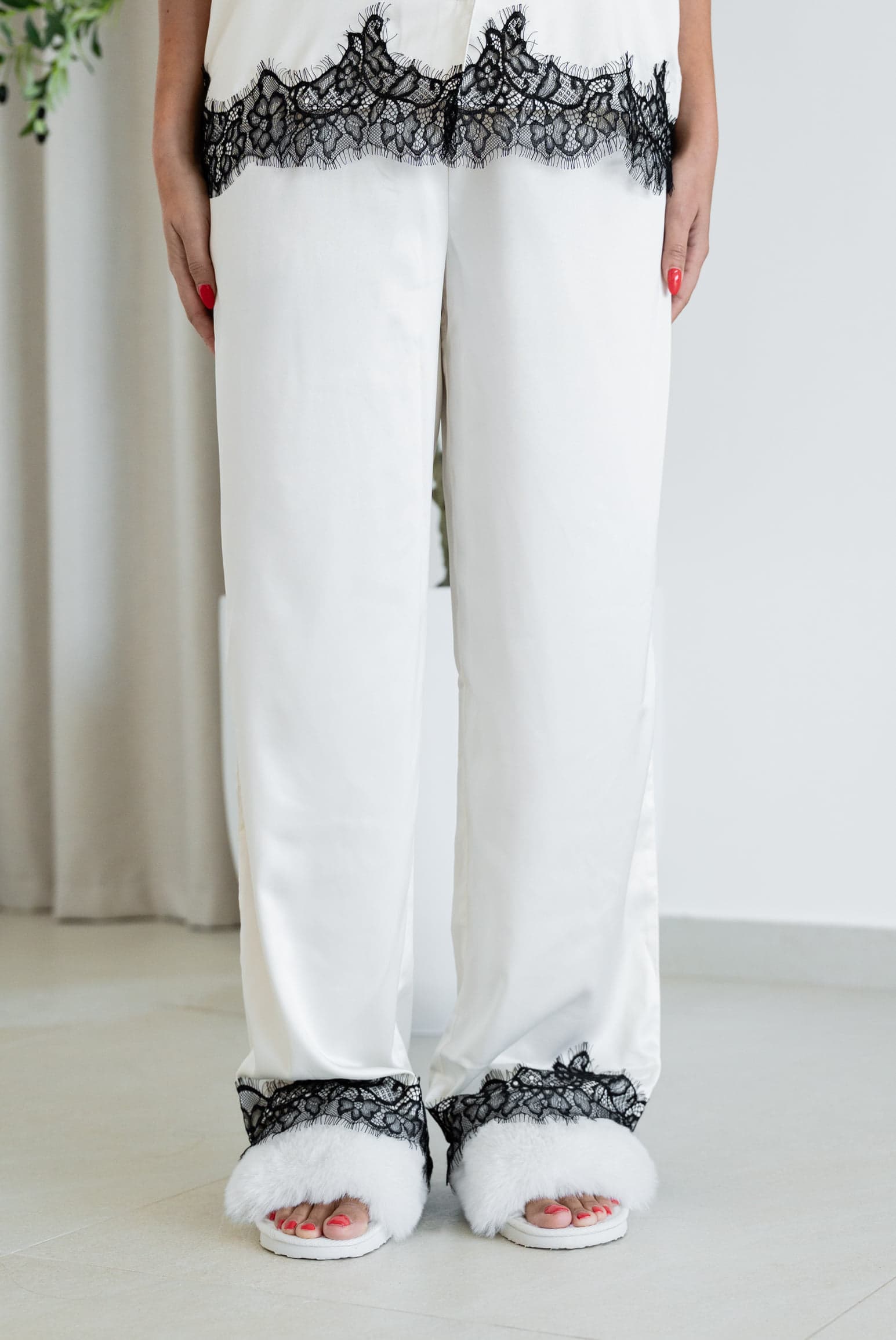 LACE SATIN Брюки
